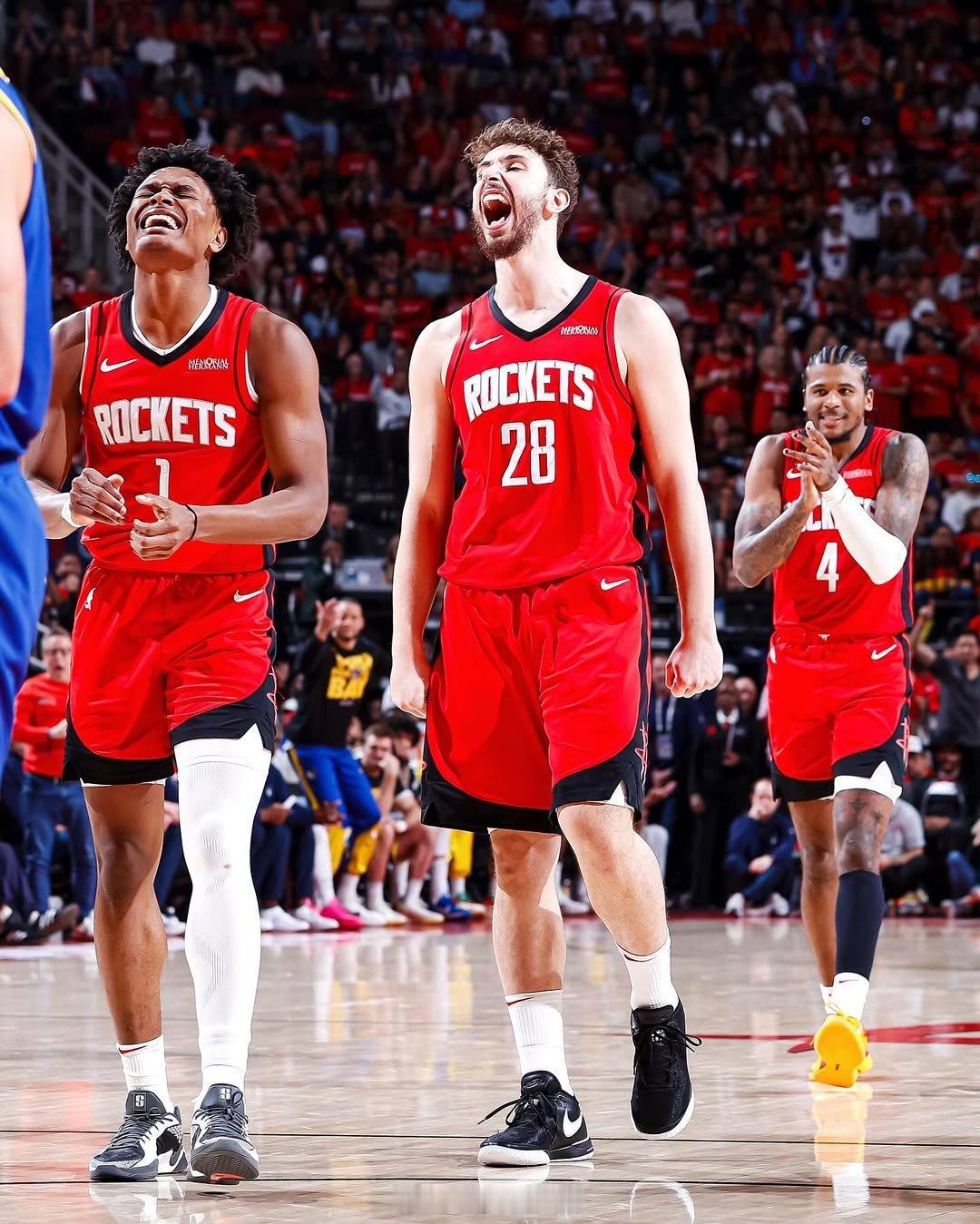 包含赛地聚焦——NBA总决赛集结日热度飙升，底特律活塞状态回暖，气氛紧张，团队化学反应显著的词条